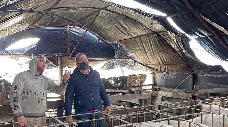  El secretario de Agricultura, Ganadería y Pesca de la Nación, Jorge Solmi visito la localidad de Saladillo que el domingo pasado sufrió fuerte temporal. Foto: MAGyP