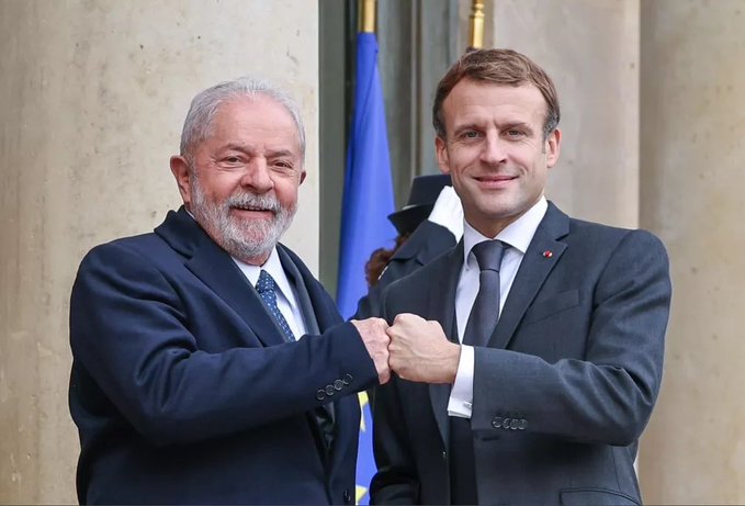  Lula junto a Macron en su visita a Francia, en noviembre pasado, cuando fue recibido con honores de Jefe de Estado.
